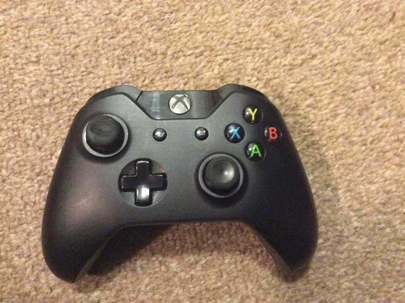 BLACK XBOX ONE CONTROLLER