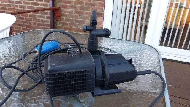 Blagdon Amphibious P3500 pond pump