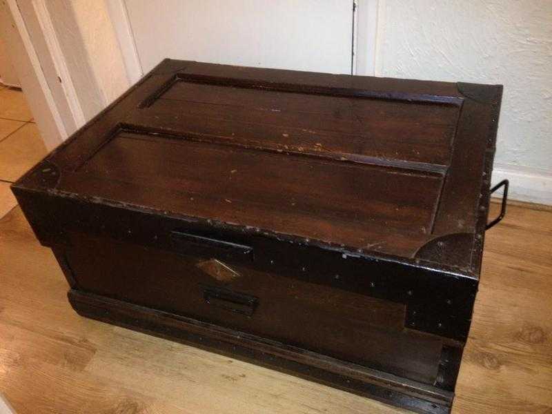 Blanket box - coffee table