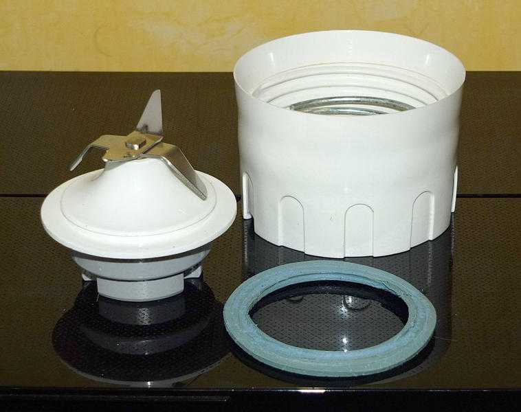 Blender jug base with agitator for Kenwood A989 A994 FP700 FP800 FP900 - unused - part KW354619