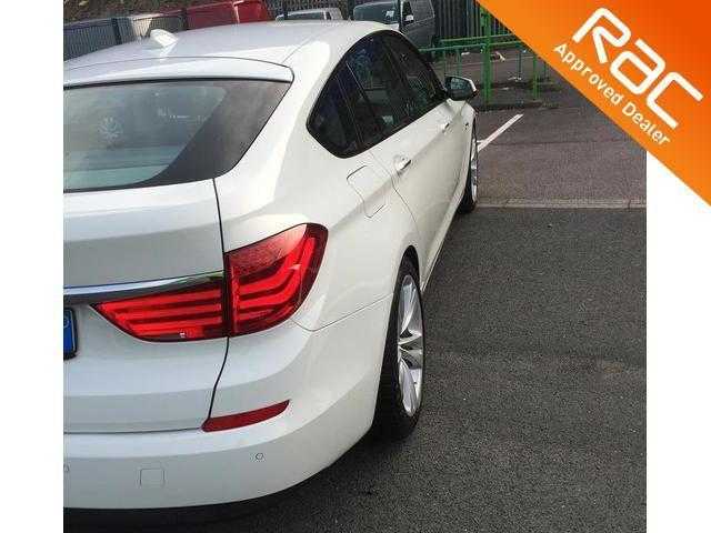 BMW 5 Series Gran Turismo 2011