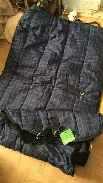 BNWT Medium Weight Stable Rug