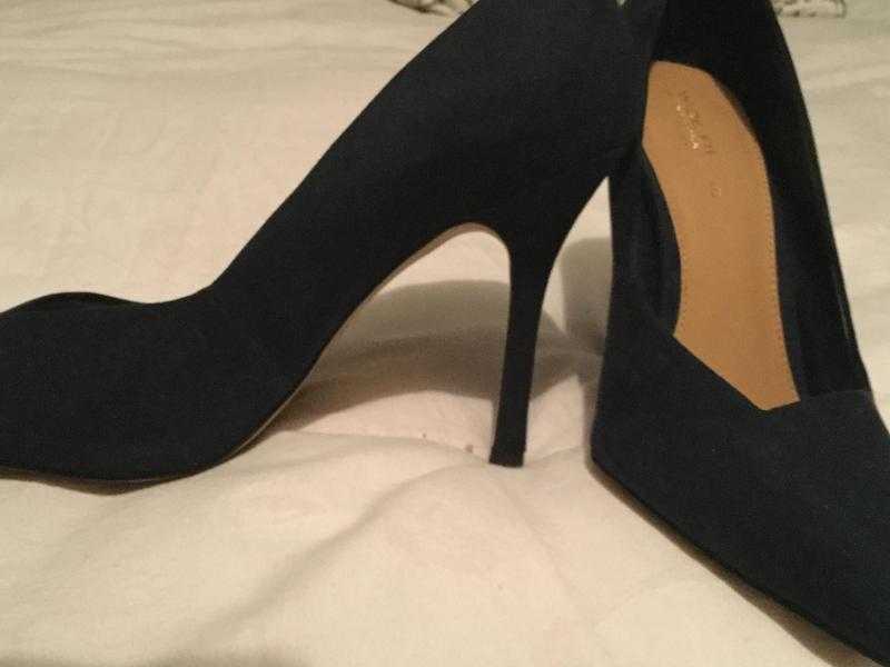 BNWT Next blue heeled shoes size 7