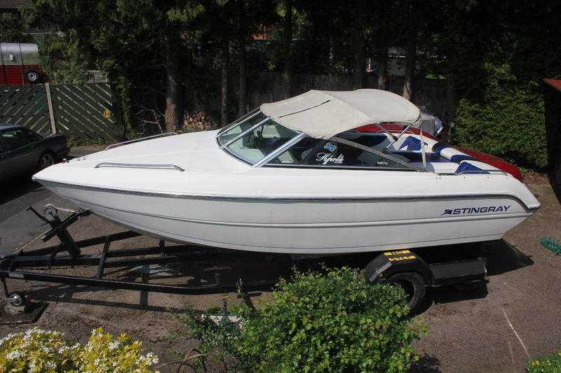 boat 18ft Stingray speedboat with trailer