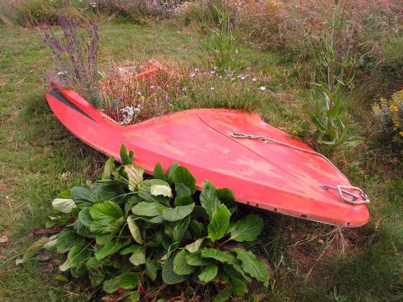 BOAT PLANTER
