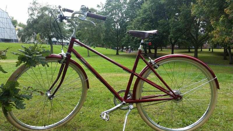 Bobbin madam red  bike  perfect for Christmas present