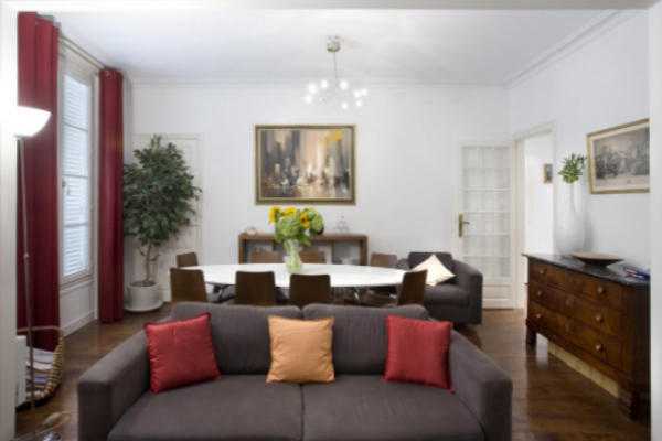 Book a Well-furnished Apartment to Spend Your Weekend in London
