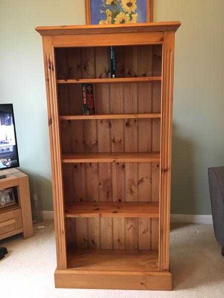 Bookshelf - solid pine