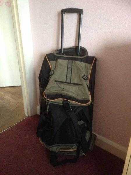 Borderline Travel Bag on wheels