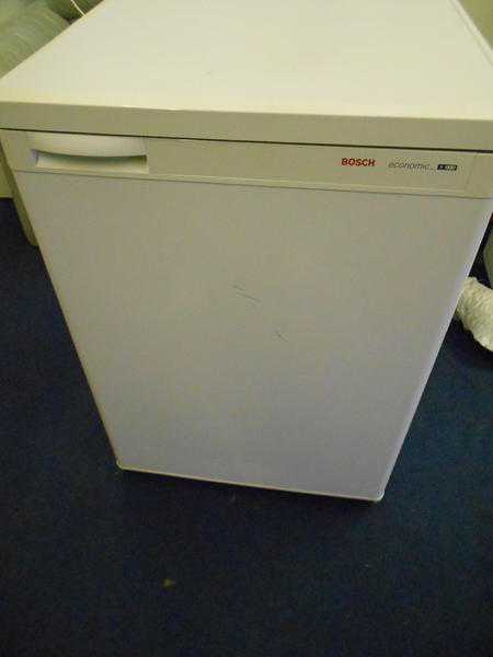 bosch 60cm under counter freezer.in good clean condition .delievry possible