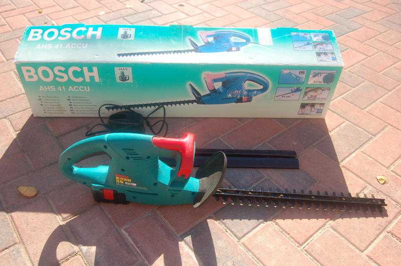 BOSCH CORDLESS HEDGETRIMMER