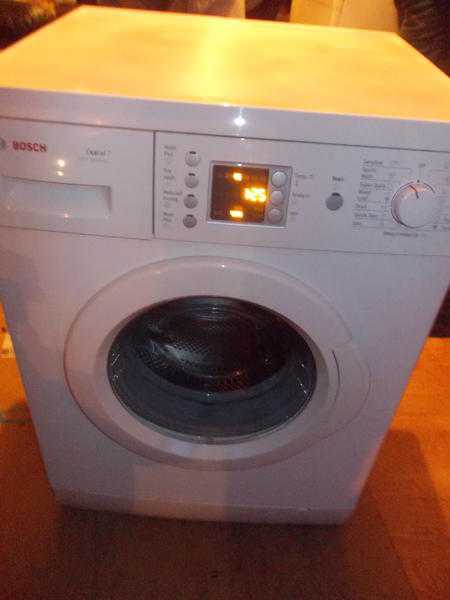 bosch digital washing machine 7kg in vgc .delivery possible