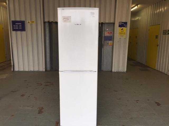 BOSCH fridgefreezer KGN34VW25G new and unused Bargain