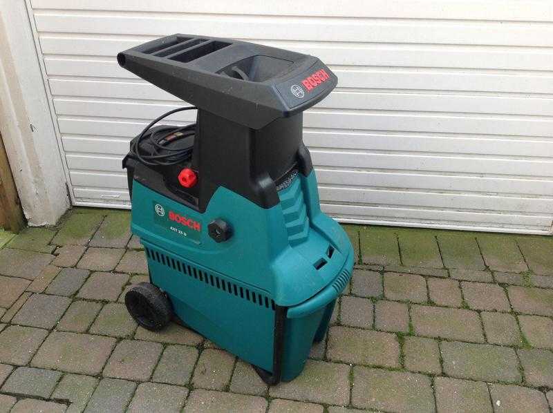 Bosch garden shredder, model AXT 25 D, vgc, quiet running