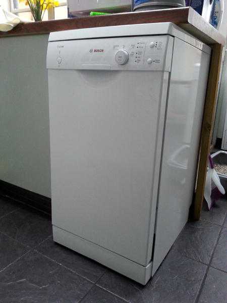 Bosch SPS40C12GB white slimline dishwasher