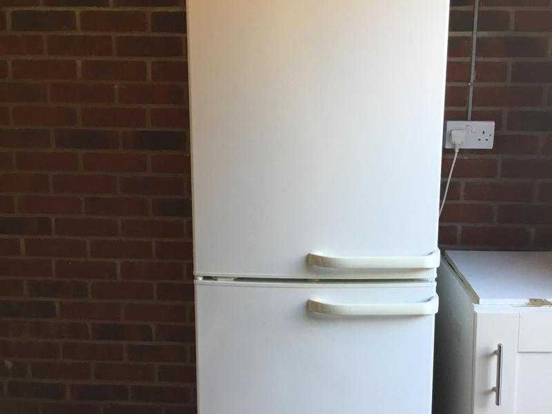 BOSCH TALL LARDER FRIDGE FREEZER FREE STANDING 5050 4 DRAWERS SHELVES WHITE FROST FREE