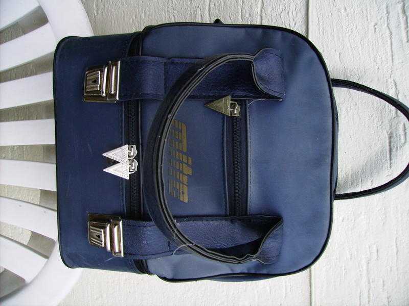 BOWLS BAG. MEDIUM SIZE. GENUINE BARGAIN  15.00