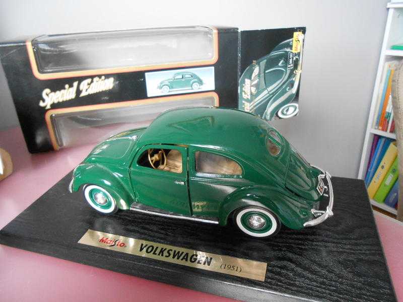 BOXED VOLKSWAGEN 118 SCALE