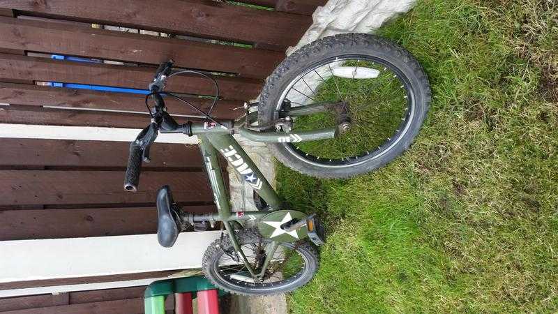 Boys 18quot bike in green in very good condition can deliver for a small charge