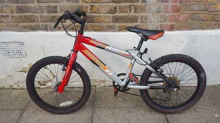 BOYS BIKE 20 INCH WHEELS