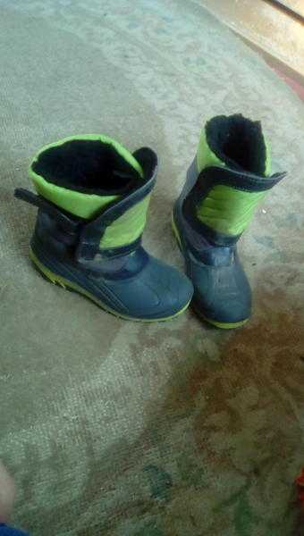 Boys boots