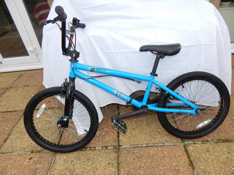 Boys quotFeltquot blue Bicycle