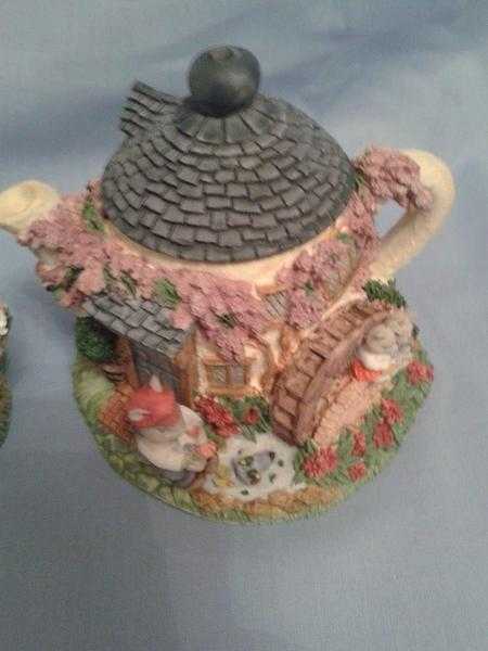 Brand New 12 Tipperton Minature Teapots