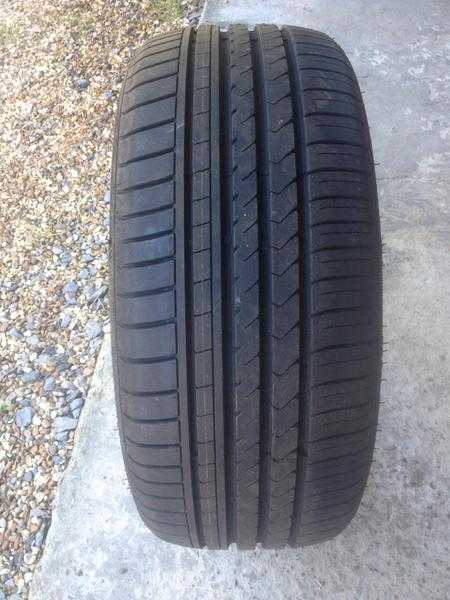 Brand new 18quot Low profile Jaguar Radial Tyre