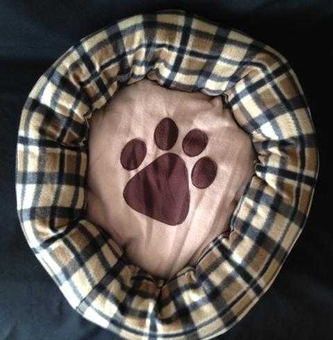 BRAND NEW  Circular Cat Bed Approx. 55cms