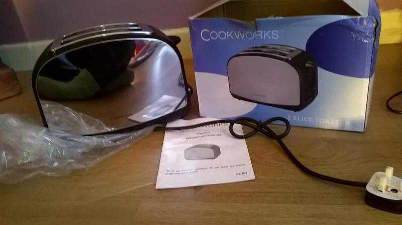 Brand New Cook Works Stainless Steal Toaster