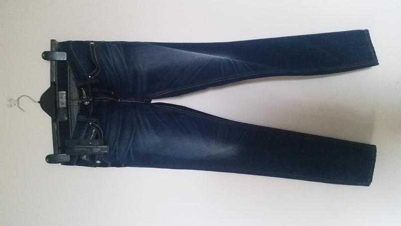 Brand new genuine Levi womens jeans