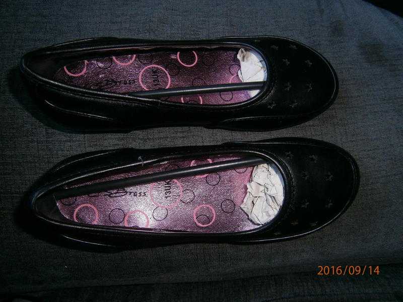 brand new girls school shoes