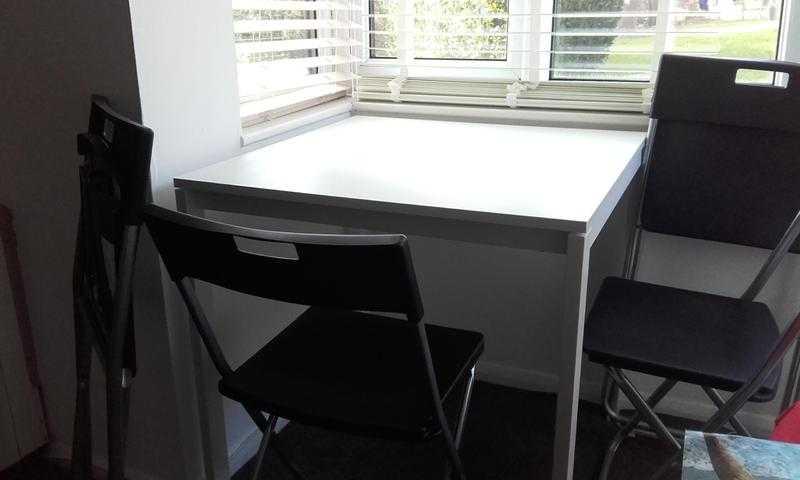 Brand new kitchen table and folding chairs to clear in Edgware