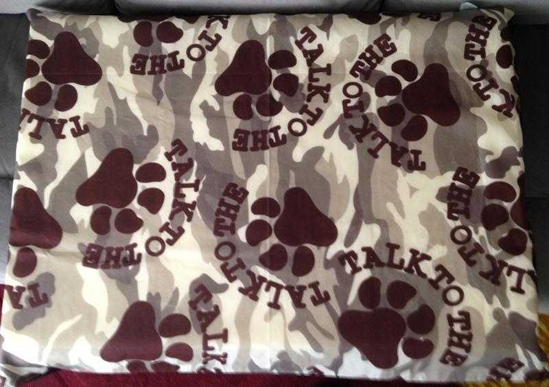 BRAND NEW LUXURY MEMORY FOAM DOGS BED 90 X 60 X7CM