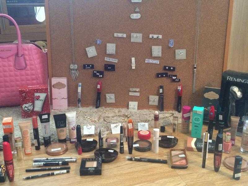 Brand new Make Up