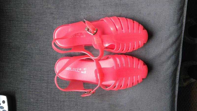 brand new pink jelly sandals