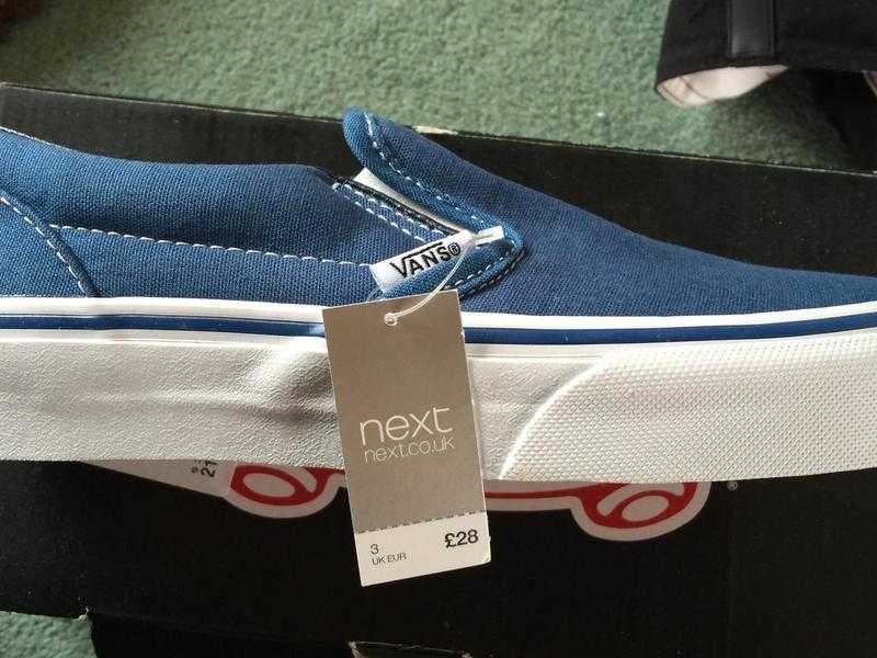 BRAND NEW VANS navy pumps