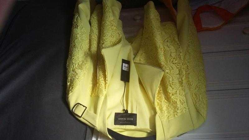 Brand new yellow river island jacket