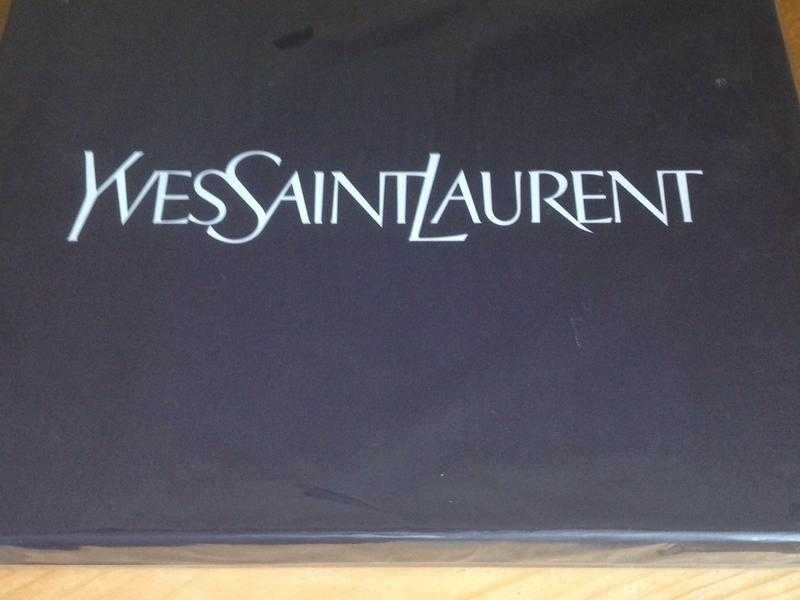 Brand new YSL mens039 suit carrier