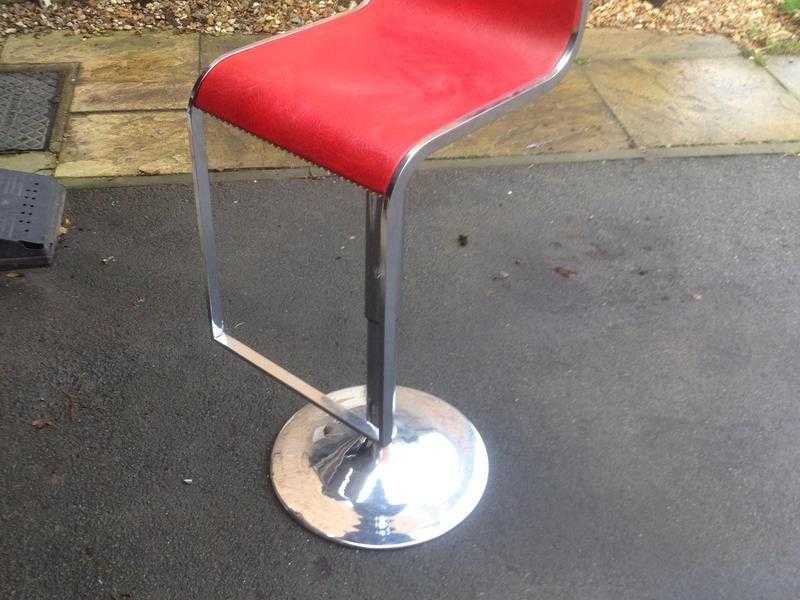 Breakfast bar stool