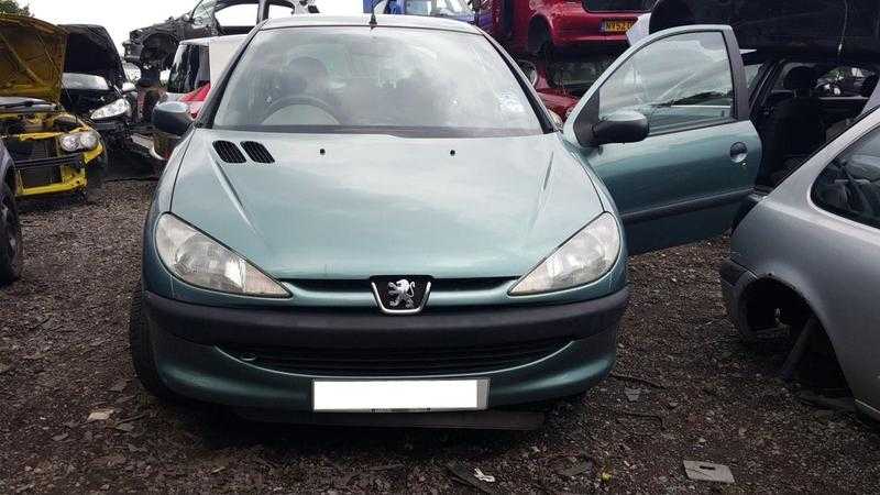 BREAKING ALL RENAULT CITROEN PEUGEOT MANY PARTS AVAILABLE READY TO COLLECT