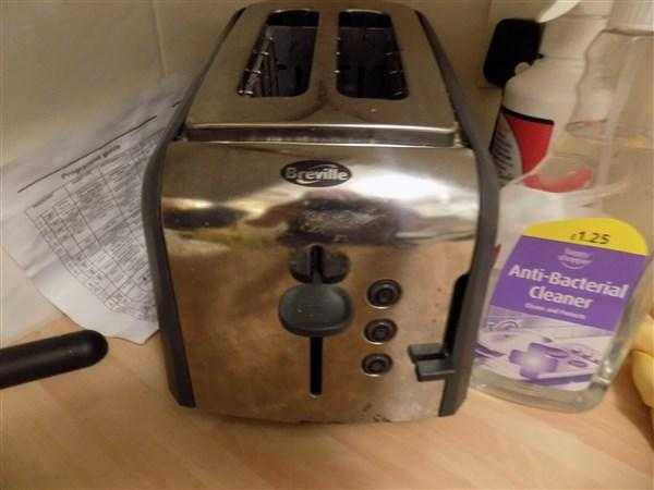 BREVILLE 2 SLICE SILVER TOASTER - EXC039 CONDITION