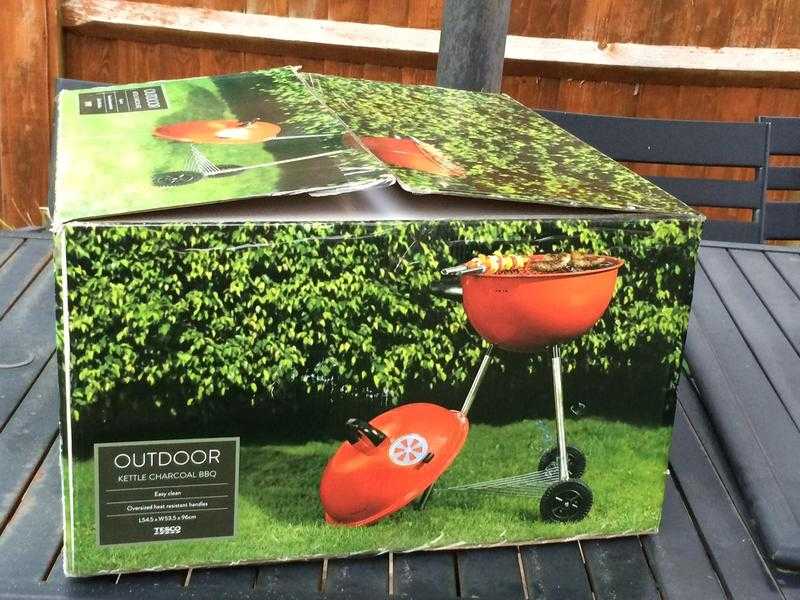 Bring on Christmas with a Sizzling BBQ - Brand New (post code TN 16)