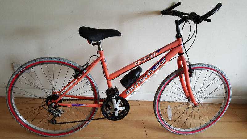 British Eagle girlsladies bike. 15 speed. (Suit 14 yrs to Adult).