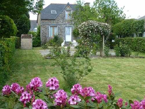 Brittany Detached House and barns for sale