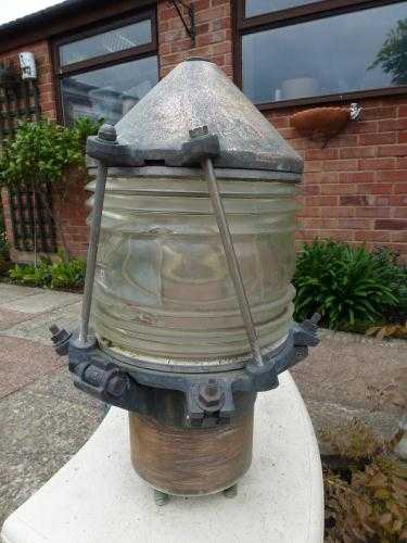 Bronze quayside light