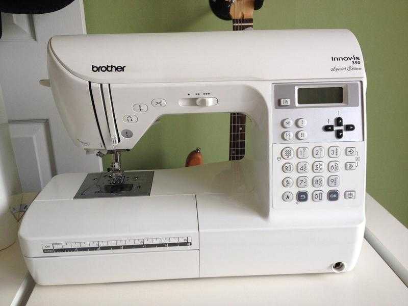 Brother Innovis 350SE Sewing machine and accessories