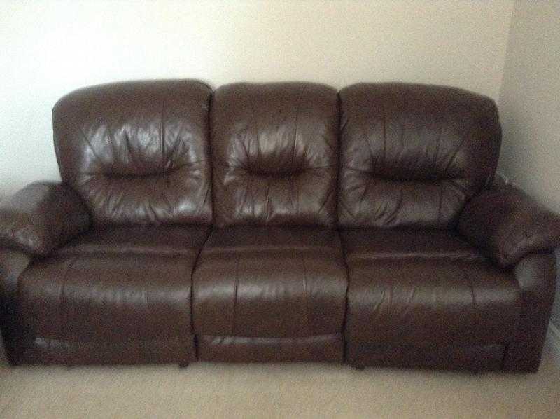 Brown leather 3 and 2 seater sofa