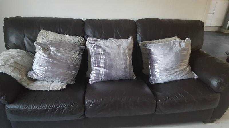 Brown leather 3 setter plus 2 settee