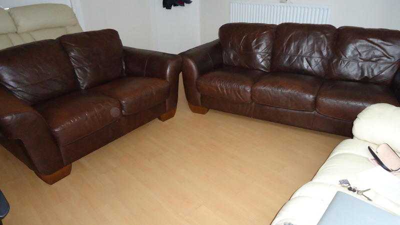 BROWN LEATHER 32 SEATER SUITE